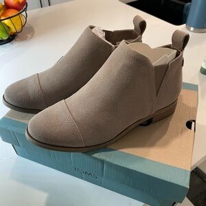 Brand new TOMS. Reese size 6. Desert Taupe Grey Suede